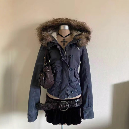 Chaqueta Corta para Mujer con Capucha Forrada en Pelaje - Image 3