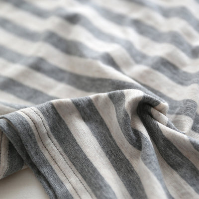 Pijamas a Juego para Parejas con Rayas Tejidas - Image 6