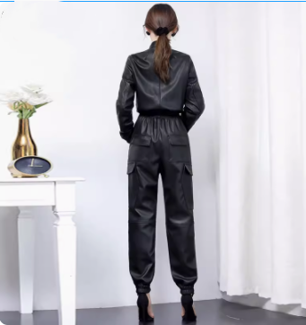 Traje Ejecutivo de Cuero PU Negro Ajustado para Mujer - Image 3