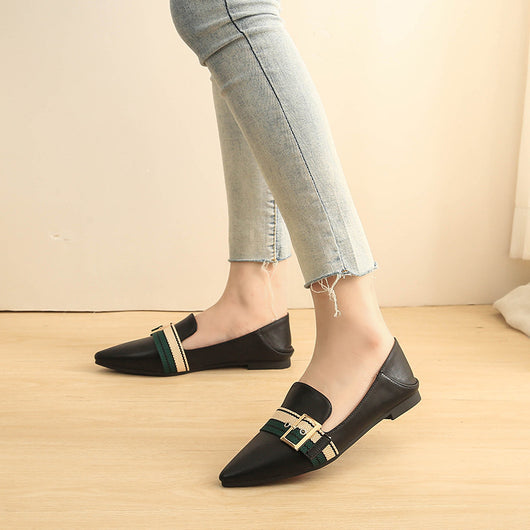 Zapato de Tacón Puntiagudo con Hebilla de Cinturón Elegante - Image 3