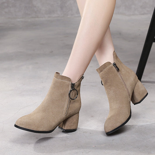 Botas de Invierno para Mujer con Doble Acabado: Piel Suave y Tacón Texturizado - Image 4
