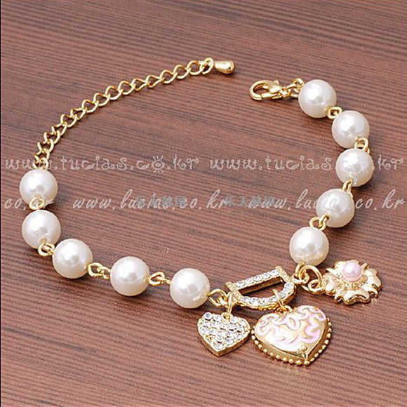 Pulsera Corazón Flor Coreana con Perla y Letra D en Diamante