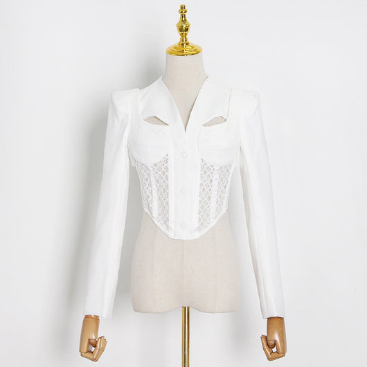 Traje con Escote V y Detalles de Encaje Calado - Image 11