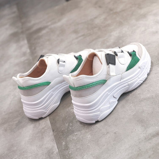 Tenis Deportivos Coreanos con Suela Gruesa y Hebilla Ajustable - Image 10