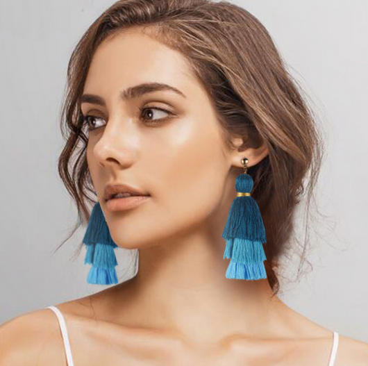 Aretes de Borlas de Algodón con Degradado Tricolor - Image 2