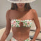 Traje de Baño Floral con Escote Bandeau y Abertura Sexy