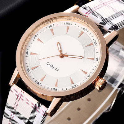 Reloj Pulsera Elegante para Mujer - Diseño Moderno y Versátil - Image 6