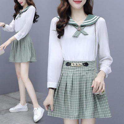 Conjunto Dos Piezas: Blusa Navy con Cuello y Falda Plisada a Cuadros - Image 2