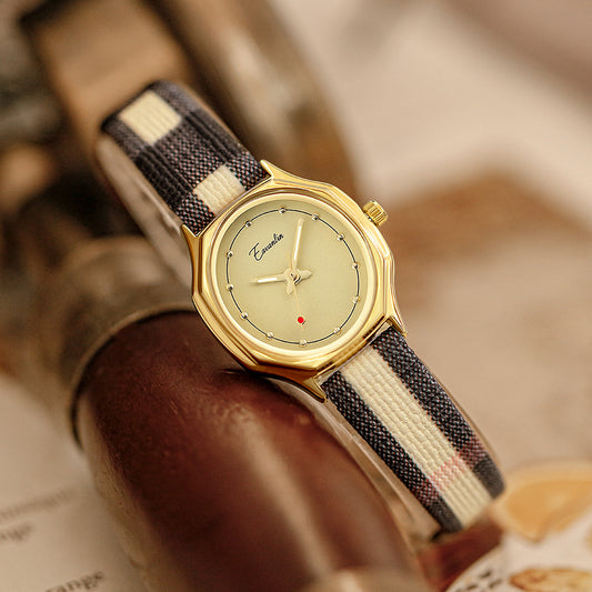 Reloj Retro Minimalista con Diseño Étnico para Mujer