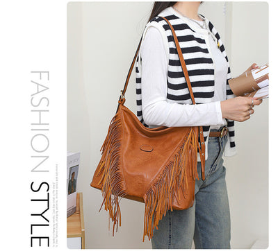 Bolsa Mensajero Grande de Capacidad con Remaches y Diseño Moderno - Image 21