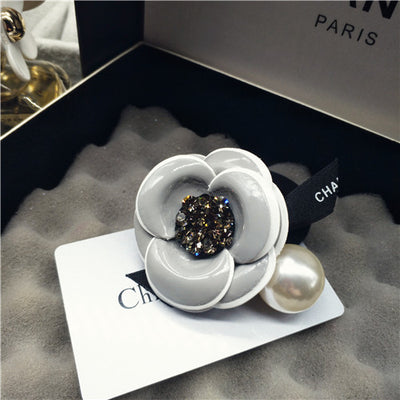 Adorno Camellia con Perlas y Cristales Brillantes - Image 10