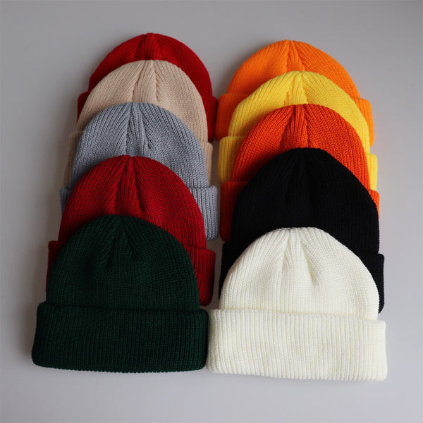 Gorro de Lana Tejida con Detalle de Cuero Melón para Hombre y Mujer