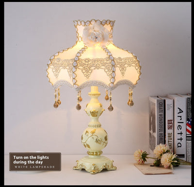 Lámpara de Mesa Romántica Estilo Europeo con Luz Cálida para Dormitorio - Image 13