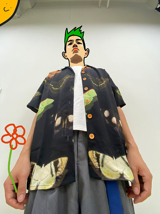 Camisa Hawaiana Negra Estampada de Manga Corta - Image 13