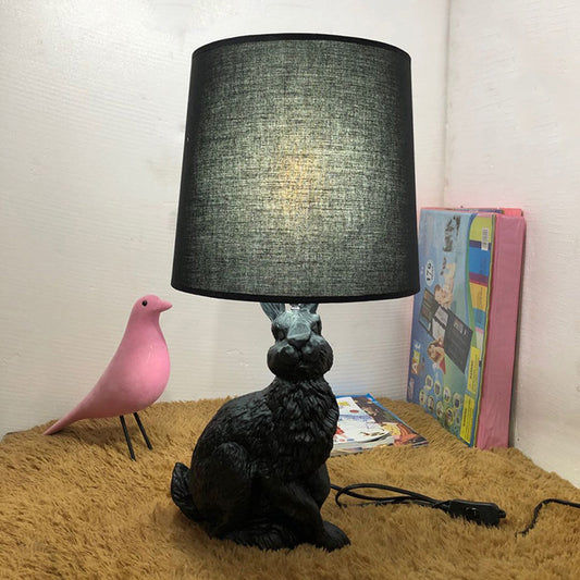Lámpara de Mesa Conejo en Resina para Dormitorio, Sala y Cuarto Infantil - Image 2