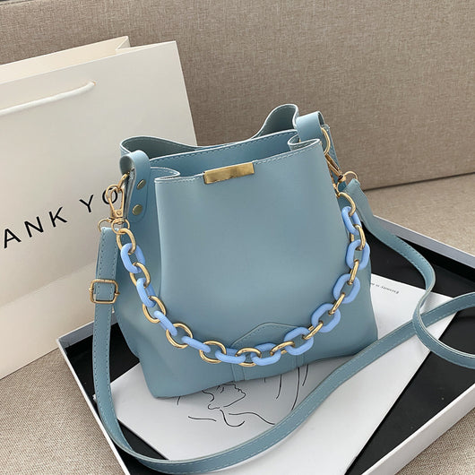 Bolsa Cadena Versátil 3 en 1: Bandolera, Mensajero y Bucket - Image 10