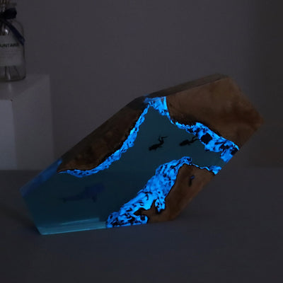 Lámpara Nocturna Decorativa de Madera - Buzo y Navio Hundido - Image 3