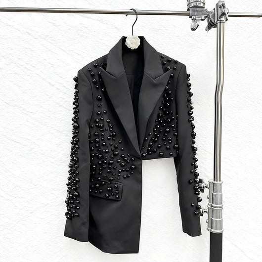 Conjunto Elegante de Blazer y Falda con Detalles Beige Bordados - Image 13
