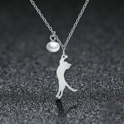 Collar de Plata Minimalista para Mujer con Detalle Animal - Image 4