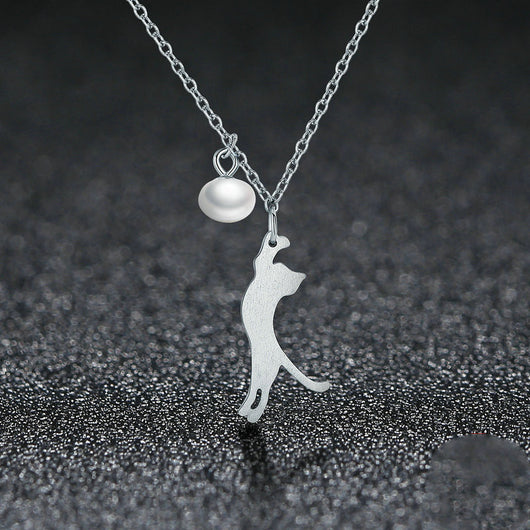 Collar de Plata Minimalista para Mujer con Detalle Animal - Image 4