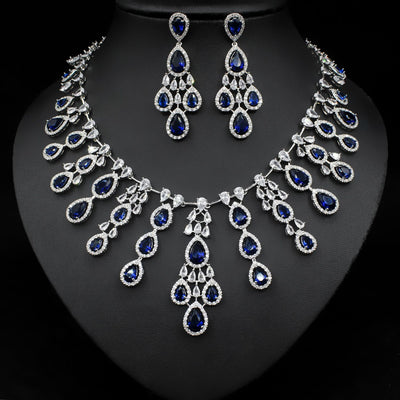 Conjunto de Collar y Aretes de Circón con Efecto Gota de Agua Iridiscente - Image 2