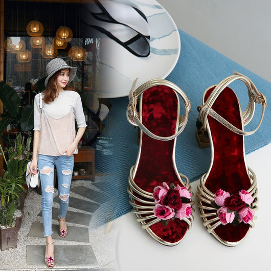 Zapatos de Tacón Alto Vintage con Jaula y Flores Caladas - Image 3