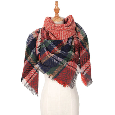 Chal Triangular Escocés para Otoño e Invierno - Amplio y Versátil - Image 52