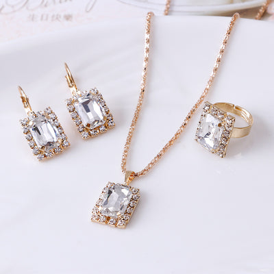 Conjunto de Joyería Nupcial de Cristal: Collar, Aretes y Anillo - Image 6