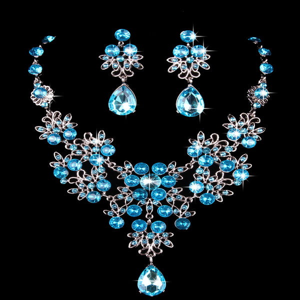 Juego de Collar y Aretes Mariposa con Gota de Agua para Bodas