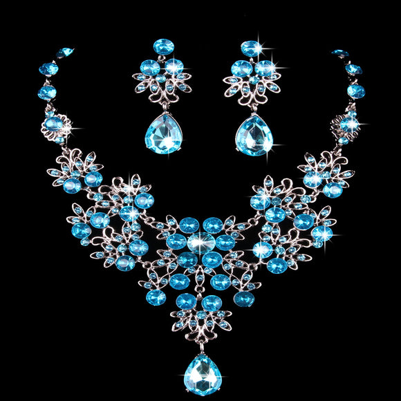 Juego de Collar y Aretes Mariposa con Gota de Agua para Bodas