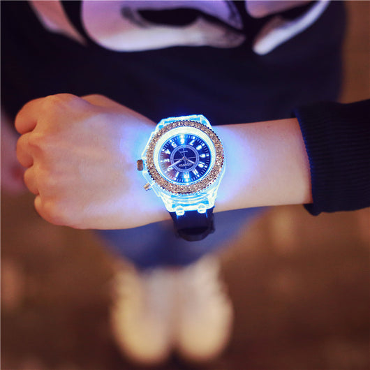 Reloj LED Luminoso Geneva para Mujer con Pulsera de Silicona - Image 4