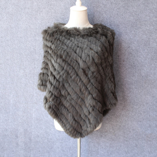 Chal Triangular de Lana de Conejo Artesanal con Detalles de Cuero - Image 13