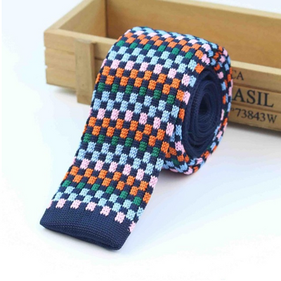 Corbata Tejida Delgada a Rayas para Hombre - Diseño Moderno y Sofisticado - Image 7