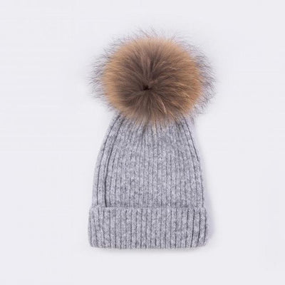 Gorro de Pompom Cálido y Versátil - Image 3