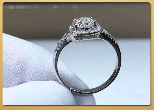 Anillo de Moissanita D Color con Doble Fila de Engastes Cuadrados para Mujer - Image 9