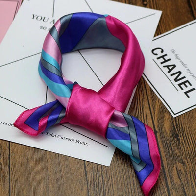 Pañuelo de Seda Elegante - Image 15