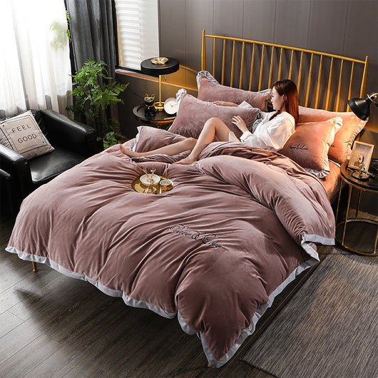 Juego de Cama Cuatro Piezas Terciopelo Cristal con Bordado - Image 11