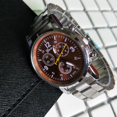 Reloj de Acero con Correa de Metal y Seis Esferas - Image 9