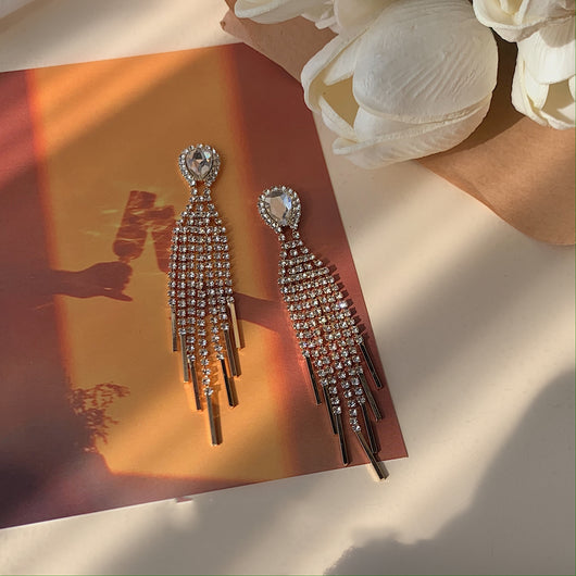Aretes de Novia con Cristales y Largos Flecos - Elegancia y Temperamento - Image 3
