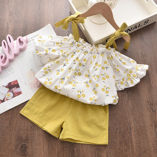 Traje Floral de Dos Piezas con Tirantes para Niña Pequeña