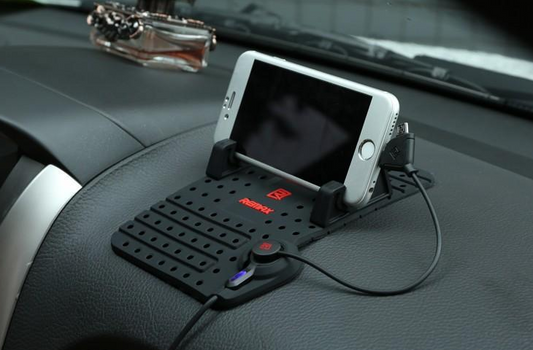 Soporte Magnético para Celular en Auto con Base de Carga - REMAX Core