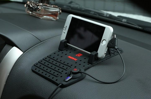 Soporte Magnético para Celular en Auto con Base de Carga - REMAX Core