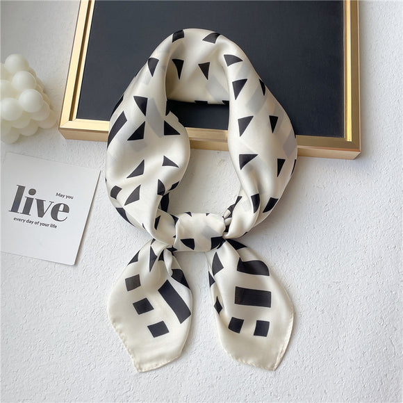 Pañoleta Decorativa Multiuso - Accesorio Versátil para Bolsos y Complementos