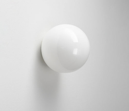 Lámpara de Pared Minimalista con Esfera de Vidrio para Sala de Estar - Image 7