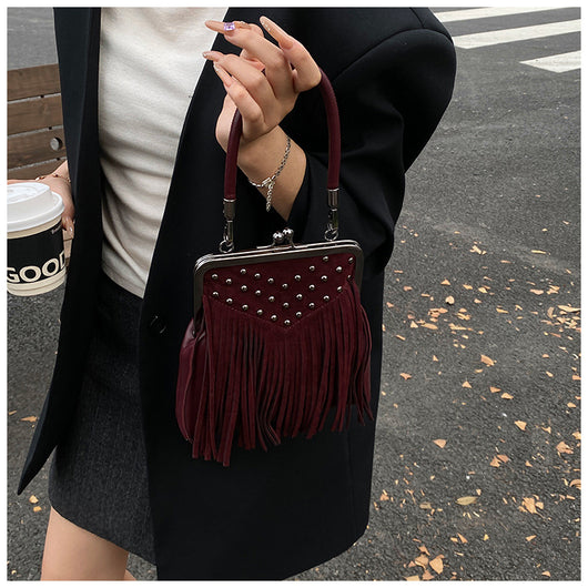 Bolsa Retro de Hombro para Mujer con Remaches y Borlas - Image 25
