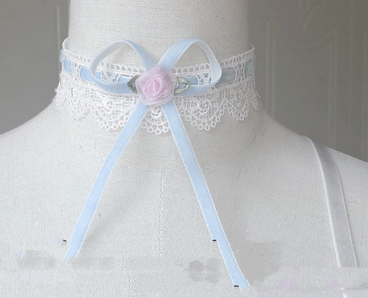 Collar de Encaje con Moño Elegante