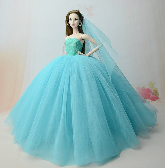 Vestido de Novia con Falda Voluminosa y Velo - Image 21
