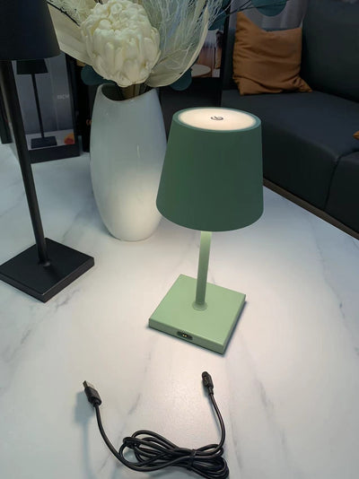 Lámpara de Mesa LED Táctil Nórdica Moderna - Aluminio Metal Diseño Hotel - Image 9
