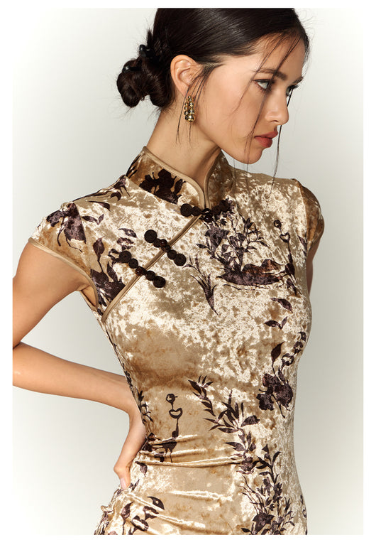 Vestido Cheongsam de Terciopelo Elegante con Movimiento Fluido - Image 21