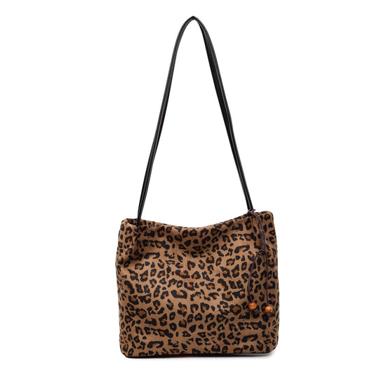 Bolsa Bucket de Ante Sintético con Colgante de Perlas - Image 7